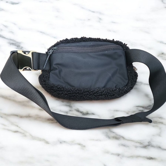 Lululemon Athletica Everywhere Fleece Belt Bag (Black) with Gold Hardware - Picture 4 of 9